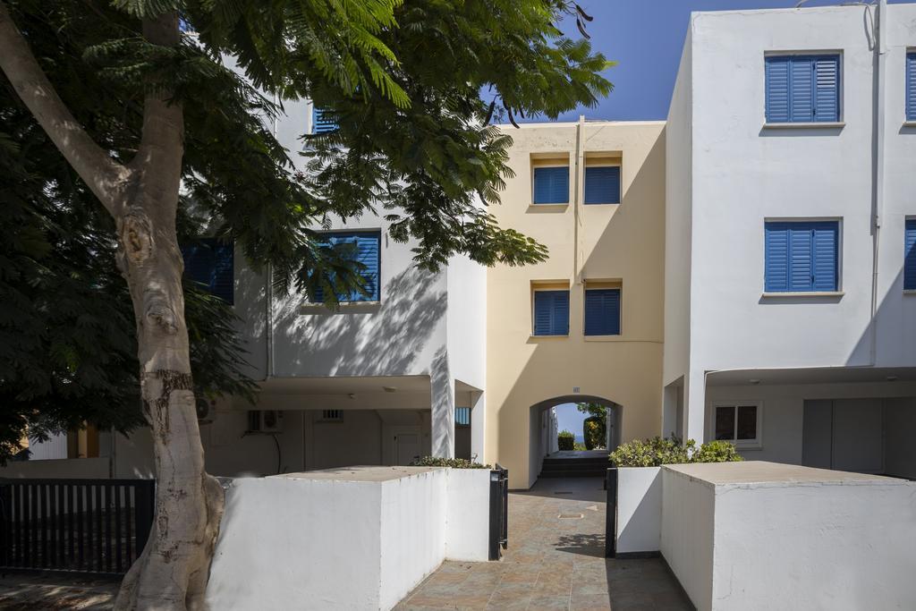 Protaras Beachfront Sirina Lina Suite Paralimni Bagian luar foto