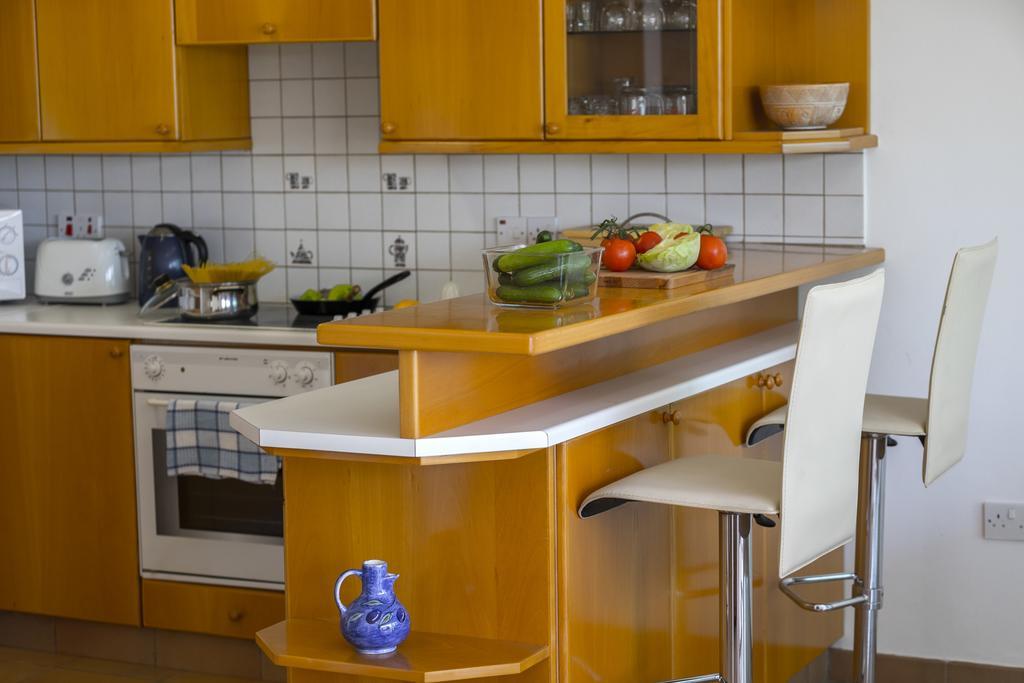 Protaras Beachfront Sirina Lina Suite Paralimni Bagian luar foto