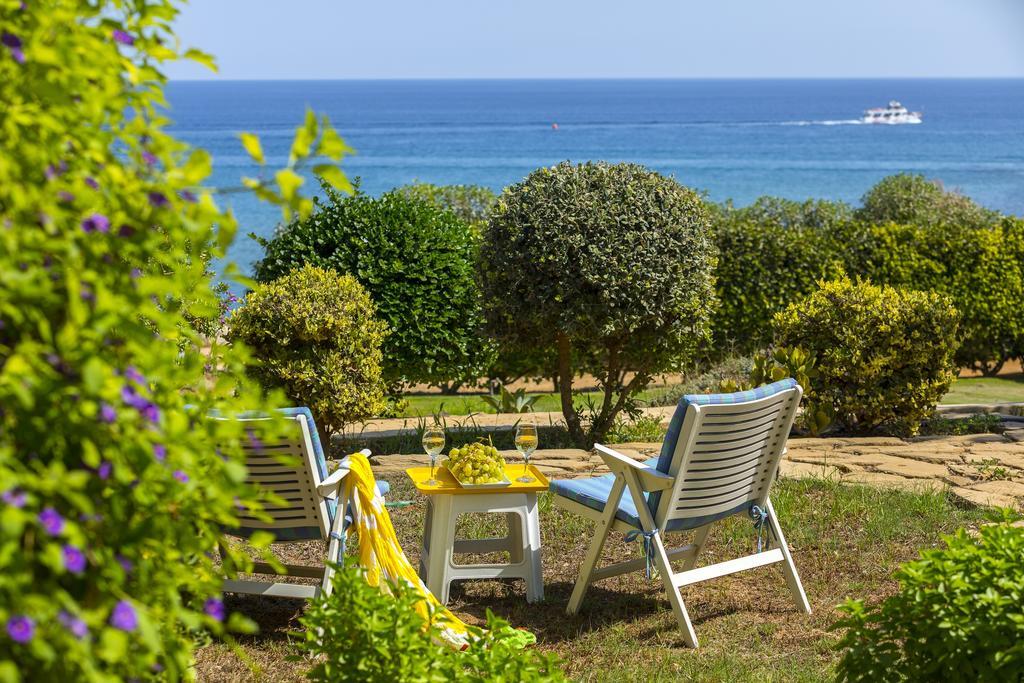 Protaras Beachfront Sirina Lina Suite Paralimni Bagian luar foto