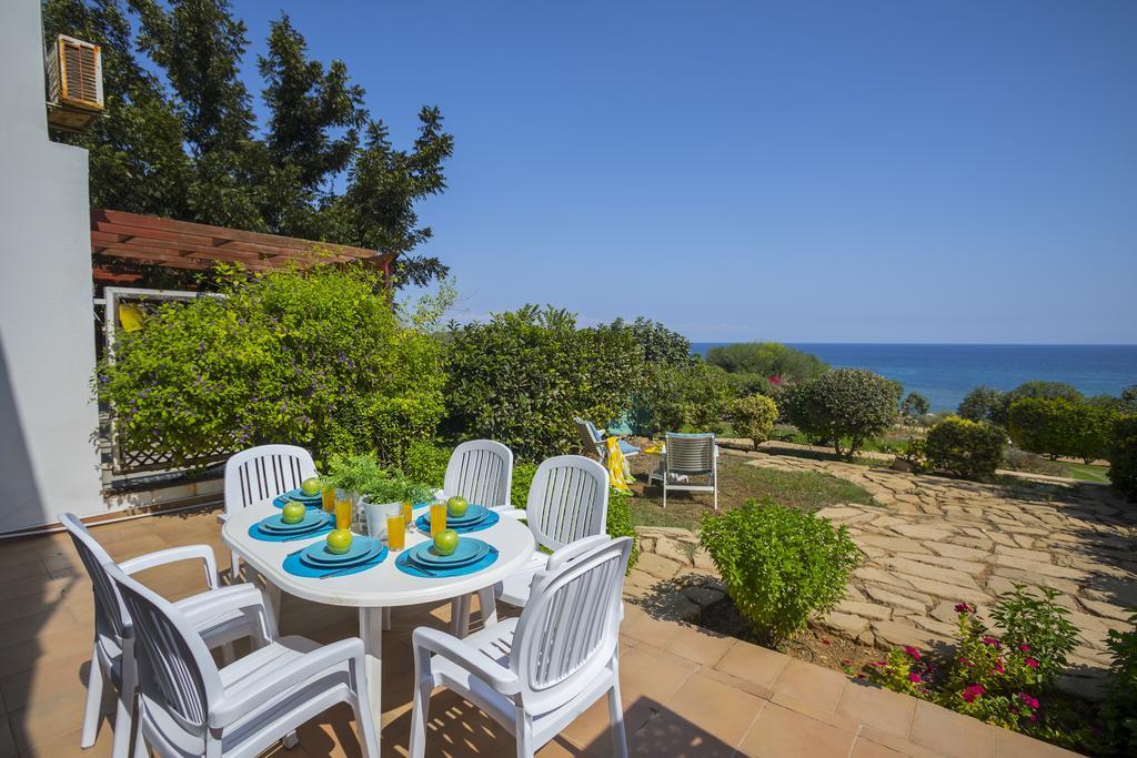 Protaras Beachfront Sirina Lina Suite Paralimni Bagian luar foto