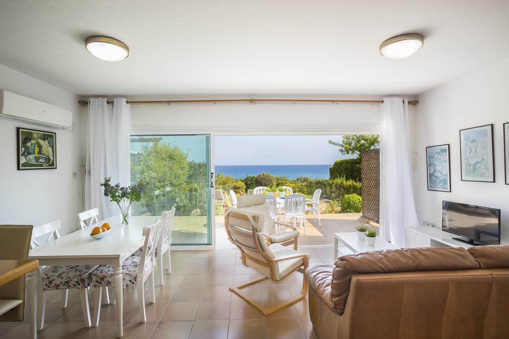 Protaras Beachfront Sirina Lina Suite Paralimni Bagian luar foto
