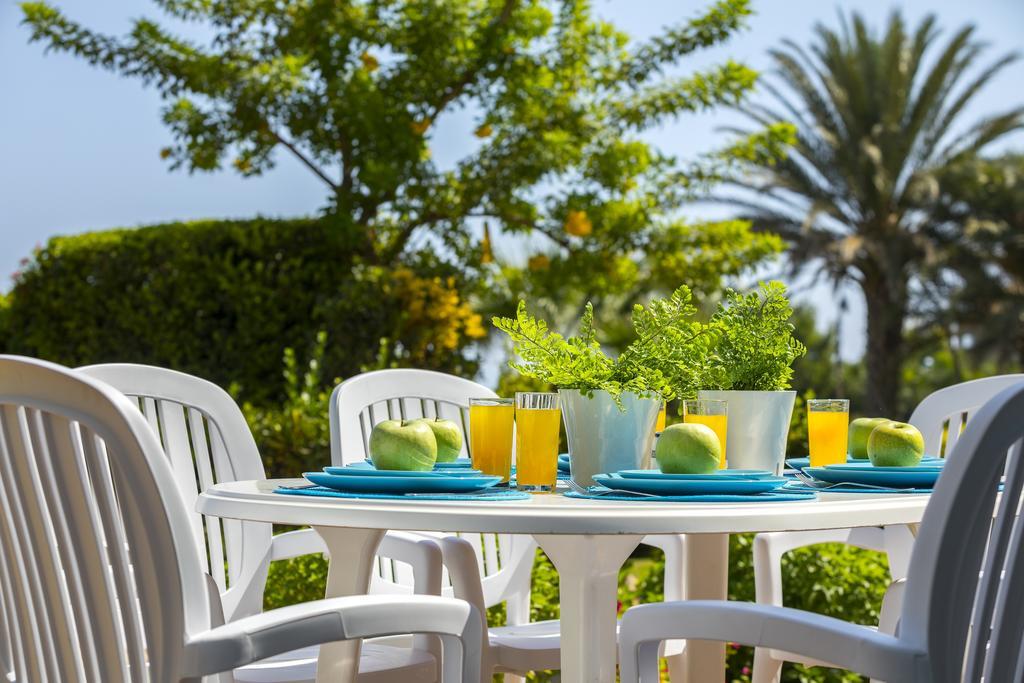 Protaras Beachfront Sirina Lina Suite Paralimni Bagian luar foto