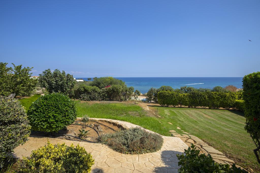Protaras Beachfront Sirina Lina Suite Paralimni Bagian luar foto