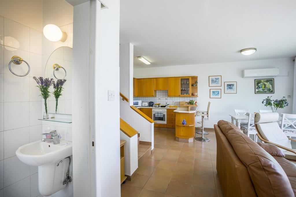Protaras Beachfront Sirina Lina Suite Paralimni Bagian luar foto