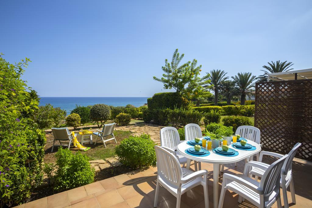 Protaras Beachfront Sirina Lina Suite Paralimni Bagian luar foto